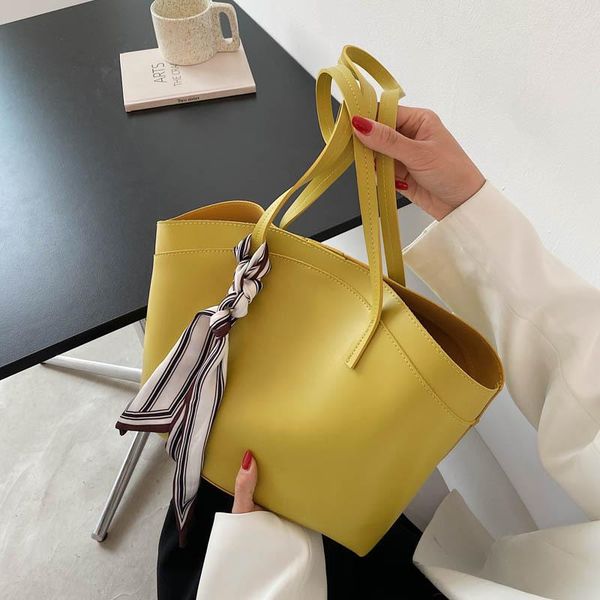 evening bags 2021 female bag soft leather tote student wild simple large capacity one-shoulder handbag
evening bags 2021 female bag soft leather tote student wild simple large capacity one-shoulder handbag