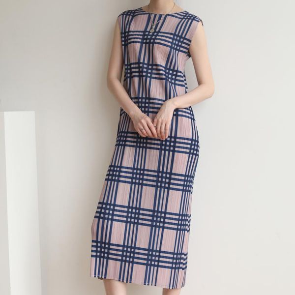 summer pleated classic checked fashion style slimming slim sleeveless dress casual dresses, Black;gray
summer pleated classic checked fashion style slimming slim sleeveless dress casual dresses, Black;gray
