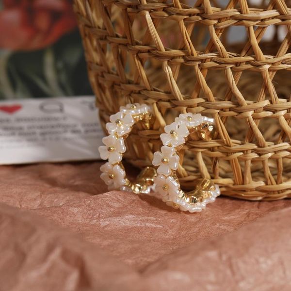 stud elegant shell rhinestone flower circle earrings fashion korean style c-shaped accessories women jewelry wedding brincos, Golden;silver
stud elegant shell rhinestone flower circle earrings fashion korean style c-shaped accessories women jewelry wedding brincos, Golden;silver