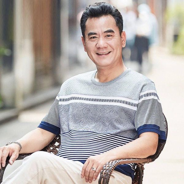 middle aged and elderly men's dad's summer clothing middle-aged ice silk loose large short sleeve t-shirt round neck bottomed shir, White;black
middle aged and elderly men's dad's summer clothing middle-aged ice silk loose large short sleeve t-shirt round neck bottomed shir, White;black