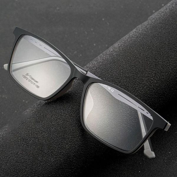 arrival ultralight beta titanium and plastic frame glasses for men style full rim rectangle myopia eyewear fashion sunglasses frames, Black
arrival ultralight beta titanium and plastic frame glasses for men style full rim rectangle myopia eyewear fashion sunglasses frames, Black