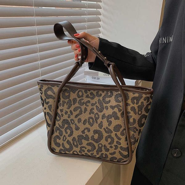big bag women's autumn and winter tide brand large capacity canvas pu single shoulder foreign style leopard print tote big
big bag women's autumn and winter tide brand large capacity canvas pu single shoulder foreign style leopard print tote big