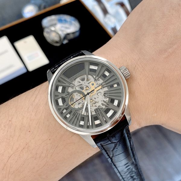 automatic mechanical watch ar4629 men's fashion and leisure business ar1983, Slivery;brown
automatic mechanical watch ar4629 men's fashion and leisure business ar1983, Slivery;brown