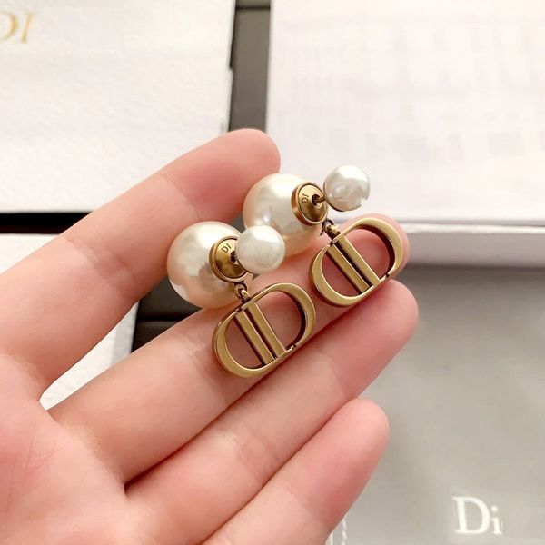 special offer 75% off outlet online family earrings pearl 2021 new simple beizhu two letter brass earrings, Golden;silver
special offer 75% off outlet online family earrings pearl 2021 new simple beizhu two letter brass earrings, Golden;silver