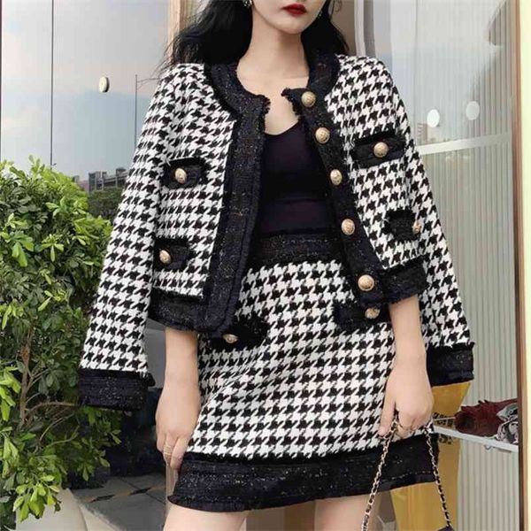 autumn winter women houndstooth 2 piece set woolen tweed short jacket coat + golden button skirt suits two 210514, White
autumn winter women houndstooth 2 piece set woolen tweed short jacket coat + golden button skirt suits two 210514, White