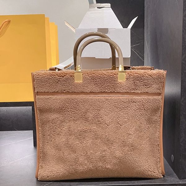 woman handbag designer 35cm totes bags fashion lamb hair shopping bag classic can be diagonal
woman handbag designer 35cm totes bags fashion lamb hair shopping bag classic can be diagonal
