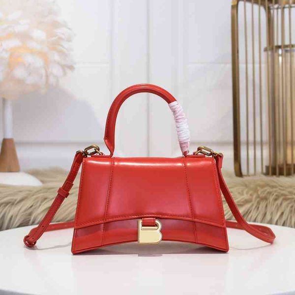 design handbag women's luxury letter buckle portable hourglass bag fashion plain leather design shoulder bag 2021 5z7y
design handbag women's luxury letter buckle portable hourglass bag fashion plain leather design shoulder bag 2021 5z7y