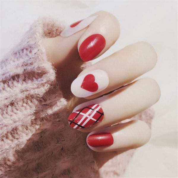 false nails 24 pcs fake fashion stripes embellished round head love heart full cover manicure accessories, Red;gold
false nails 24 pcs fake fashion stripes embellished round head love heart full cover manicure accessories, Red;gold