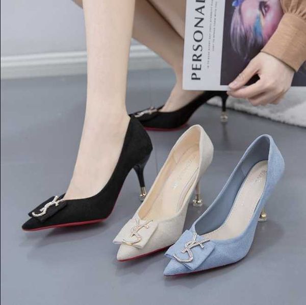 dress shoes thin heels pointed toe spring and autumn pumps black color women's are high
dress shoes thin heels pointed toe spring and autumn pumps black color women's are high