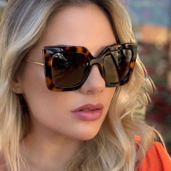 2021 new fashion vintage brown sunglass women brand digner oversized square sunglass women's pearl shad ey feminine3git, White;black
2021 new fashion vintage brown sunglass women brand digner oversized square sunglass women's pearl shad ey feminine3git, White;black
