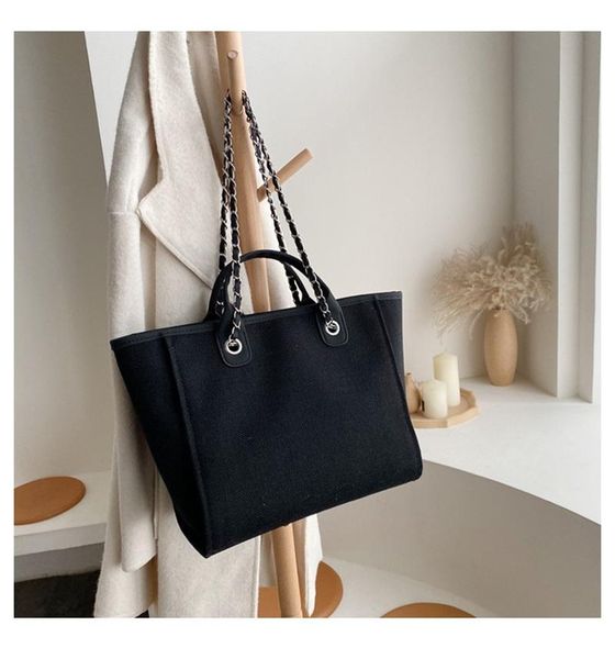 simple canvas handbag european and american fashion small fragrance big bag chain shoulder tide 2021 female cosmetic bags & cases
simple canvas handbag european and american fashion small fragrance big bag chain shoulder tide 2021 female cosmetic bags & cases