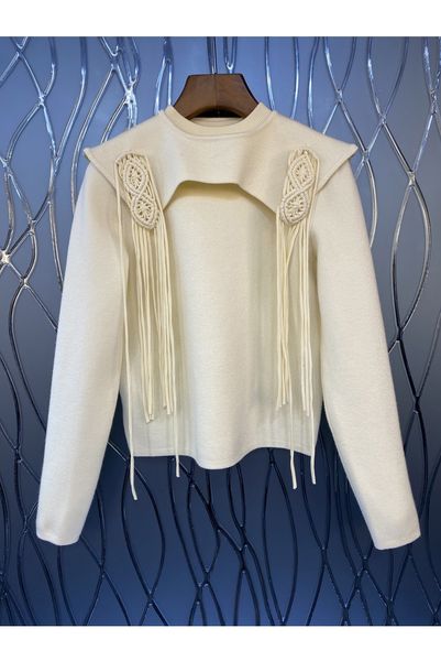 design crocheted tassel pullover sweater womens autumn european and american new fashionable sweater 10i, White;black
design crocheted tassel pullover sweater womens autumn european and american new fashionable sweater 10i, White;black