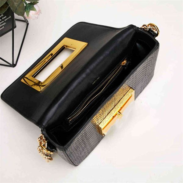 women fashion shoulder bags solid crossbody bag 3 colors size:24*7*15.5cm
women fashion shoulder bags solid crossbody bag 3 colors size:24*7*15.5cm