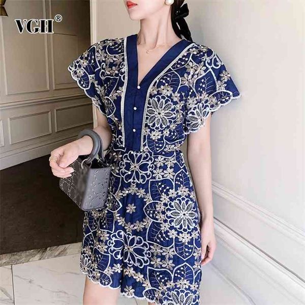 vintage blue embroidery playsuit for women v neck short sleeve high waist loose female summer fashion clothing 210531, Black;white
vintage blue embroidery playsuit for women v neck short sleeve high waist loose female summer fashion clothing 210531, Black;white