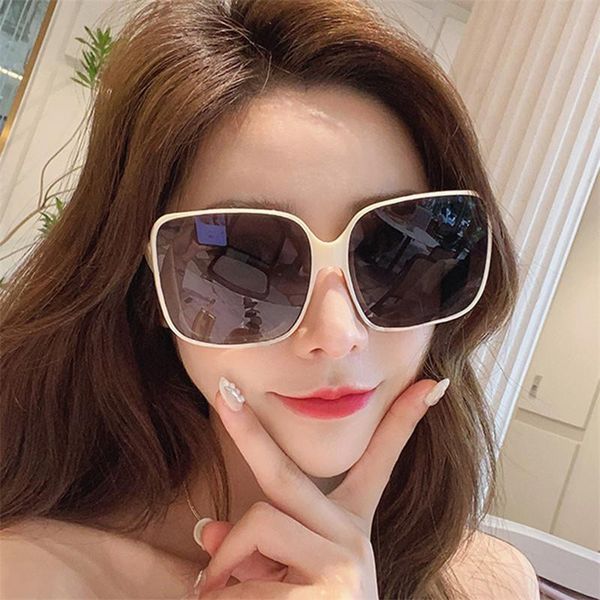 sunglasses fashion square women retro brand designer sun glasses female big frame vintage black mirror feminino, White;black
sunglasses fashion square women retro brand designer sun glasses female big frame vintage black mirror feminino, White;black