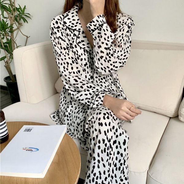 sleepwear autumn leopard home woman suit pajamas define long sleeve nightgown pants 2 piece of house clothes y138, Black;red
sleepwear autumn leopard home woman suit pajamas define long sleeve nightgown pants 2 piece of house clothes y138, Black;red