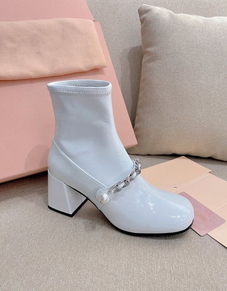 2022round toe short boots autumn winter metal chain thick heel versatile sleeve boots women, Black
2022round toe short boots autumn winter metal chain thick heel versatile sleeve boots women, Black