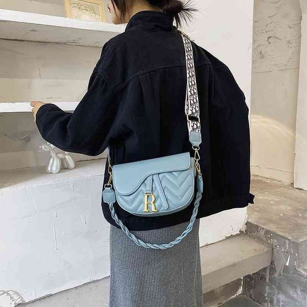 2022 latest models handbag wholesale ouzhiya niche autumn and winter fashion single shoulder saddle broadband
2022 latest models handbag wholesale ouzhiya niche autumn and winter fashion single shoulder saddle broadband