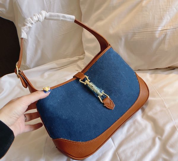 2021 womens handbags purses large tote shopping bag black classic letters embossing genuine real leather handbag fashion bags
2021 womens handbags purses large tote shopping bag black classic letters embossing genuine real leather handbag fashion bags