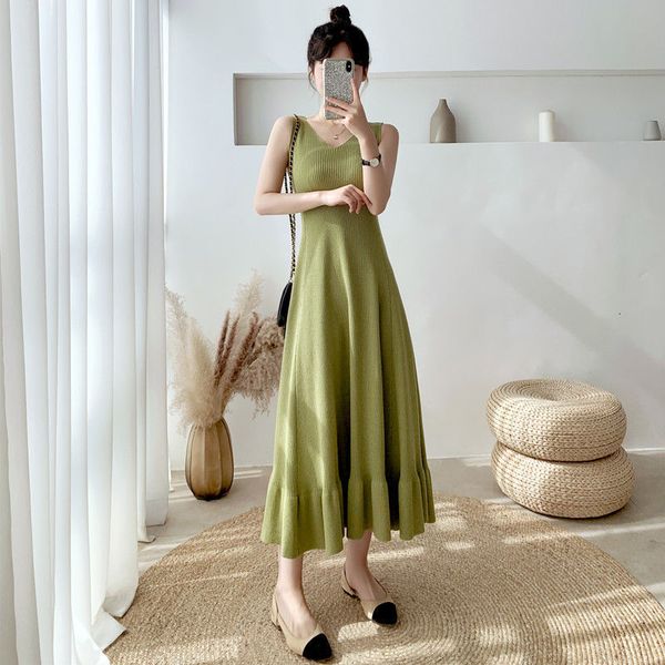 casual dresses summer sleeveless knitted ruffles women v-neck slim waist solid mid-calf elastic elegant party female h1m2, Black;gray
casual dresses summer sleeveless knitted ruffles women v-neck slim waist solid mid-calf elastic elegant party female h1m2, Black;gray