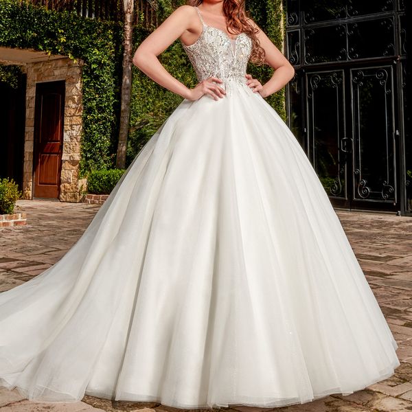 glittering sequin embroidered tulle wedding dress with a plunging sweetheart neckline backless bridal gowns sheer bodice, White
glittering sequin embroidered tulle wedding dress with a plunging sweetheart neckline backless bridal gowns sheer bodice, White