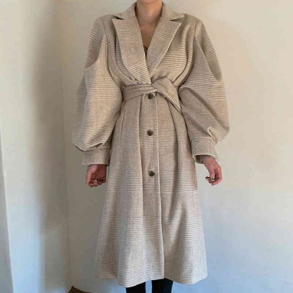 jacket vintage lapel plaid woolen single-breasted lanes female woodwind sleeve long coats ladies blend jackets, Black;brown
jacket vintage lapel plaid woolen single-breasted lanes female woodwind sleeve long coats ladies blend jackets, Black;brown