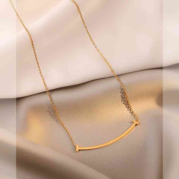 curved smiling face necklace, women's new fashion, light and luxurious, popular design, simple titanium steel chain, Black
curved smiling face necklace, women's new fashion, light and luxurious, popular design, simple titanium steel chain, Black