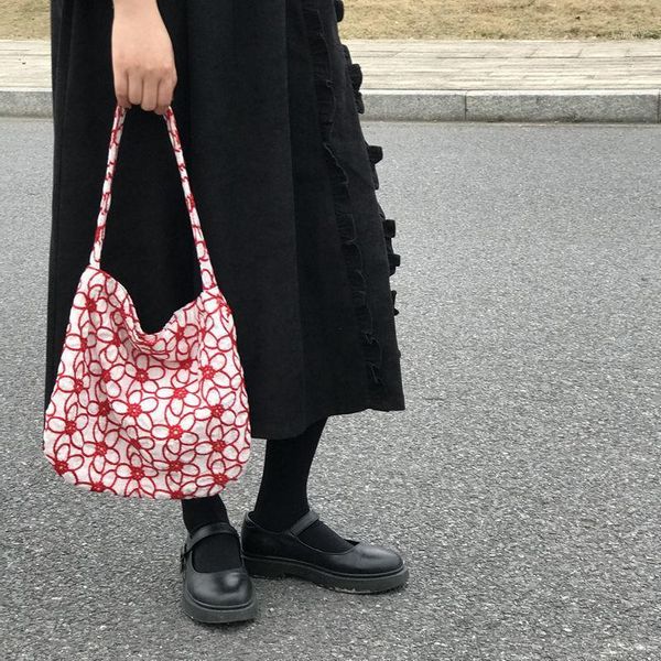 evening bags women's bag 2021 simple embroidery versatile japanese style flower single shoulder advanced small satchel1
evening bags women's bag 2021 simple embroidery versatile japanese style flower single shoulder advanced small satchel1