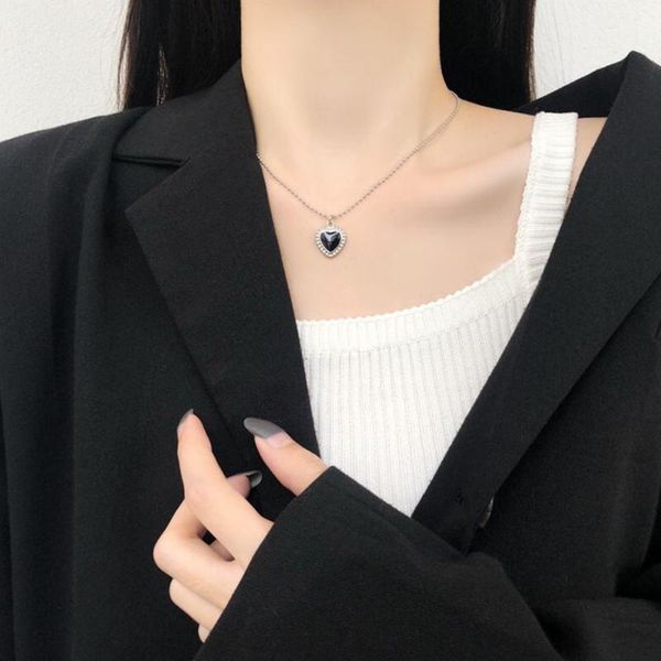 chokers french black heart clavicle necklace metal love chain korean simple short pendant for women girls couples jewelry gifts, Golden;silver
chokers french black heart clavicle necklace metal love chain korean simple short pendant for women girls couples jewelry gifts, Golden;silver