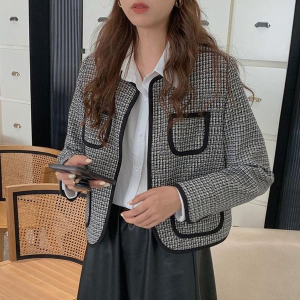 women's jackets 2021 autumn polyester loose short coat o-neck long sleeve casual korean fashion comfortable women clothing, Black;brown
women's jackets 2021 autumn polyester loose short coat o-neck long sleeve casual korean fashion comfortable women clothing, Black;brown