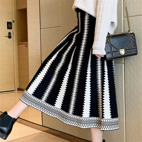 white black and striped knitted skirt women's autumn winter with sweater in, Black;gray
white black and striped knitted skirt women's autumn winter with sweater in, Black;gray