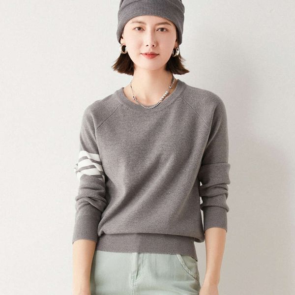 grey sweater loose thickened crew neck contrast autumn and winter casual bottoming shirt, White;black
grey sweater loose thickened crew neck contrast autumn and winter casual bottoming shirt, White;black