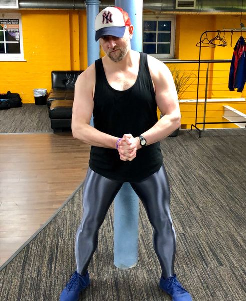 leohex 2021 fitness long tights men shiny trousers sports tights gym glitter leggings satin glossy stockings, Black
leohex 2021 fitness long tights men shiny trousers sports tights gym glitter leggings satin glossy stockings, Black