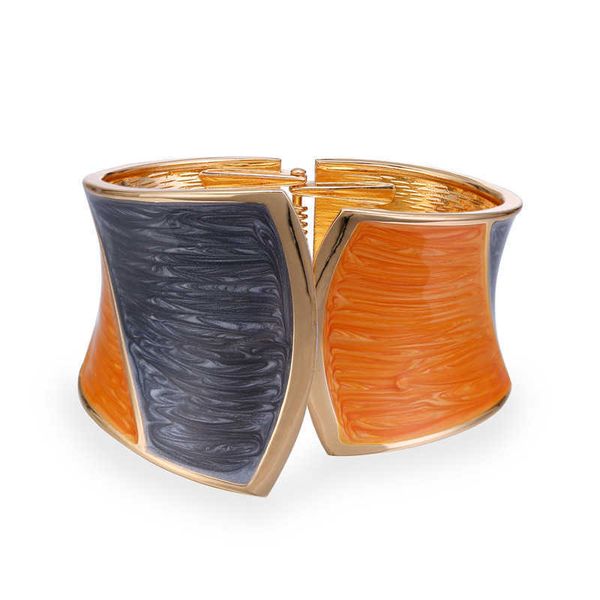 2021 fashion dripping oil metal punk hip hop bangles upper arm asymmetry exaggerate bracelet for women q0719, Black
2021 fashion dripping oil metal punk hip hop bangles upper arm asymmetry exaggerate bracelet for women q0719, Black