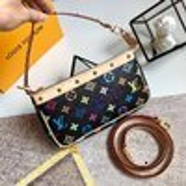 libobo6_1 fmuw m92648 backpacks handbags iconic handles shoulder bags totes cross body bag clutches evening oxidized leather business, Red;black
libobo6_1 fmuw m92648 backpacks handbags iconic handles shoulder bags totes cross body bag clutches evening oxidized leather business, Red;black