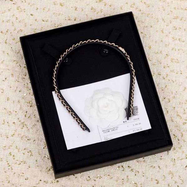 2021have stamp engagement charm hair jewelry hoop clasp with black genuine leather and gold color metal for women wedding gift have box ps30, Golden
2021have stamp engagement charm hair jewelry hoop clasp with black genuine leather and gold color metal for women wedding gift have box ps30, Golden