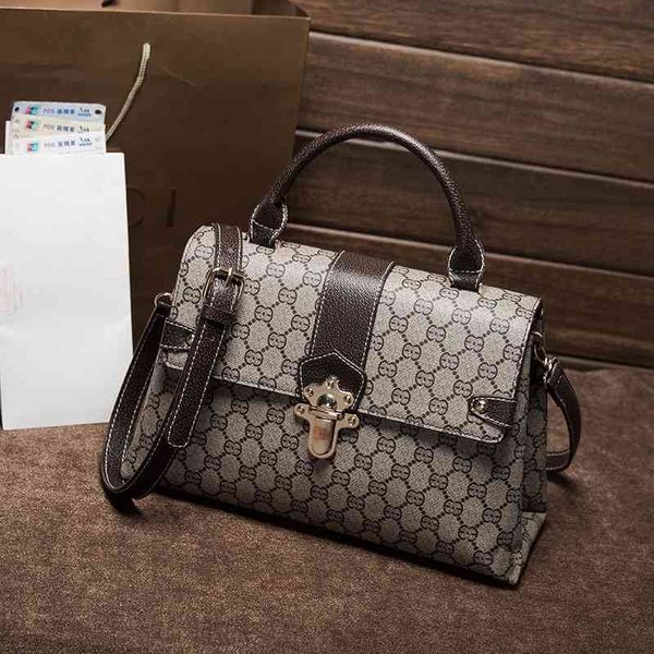 design new casual handbag fashion versatile women's bag classic printed single shoulder messenger bag handbags
design new casual handbag fashion versatile women's bag classic printed single shoulder messenger bag handbags