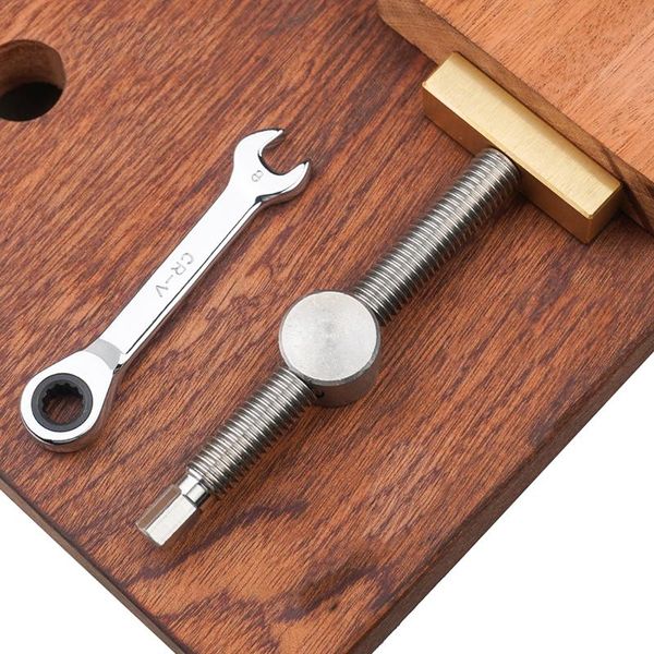 professional hand tool sets woodworking deskclip fast fixed clamp brass fixture vise for 20mm hole benches joinery carpenter 2 set
professional hand tool sets woodworking deskclip fast fixed clamp brass fixture vise for 20mm hole benches joinery carpenter 2 set