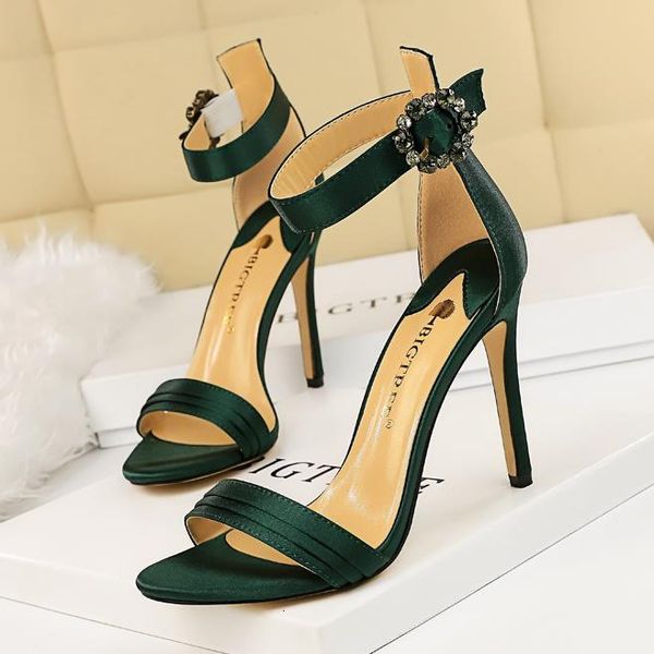 fashion rhinestone ankle strap high heels luxury women designer multi colors bridesmaid wedding shoes size 34 to 40, Black
fashion rhinestone ankle strap high heels luxury women designer multi colors bridesmaid wedding shoes size 34 to 40, Black