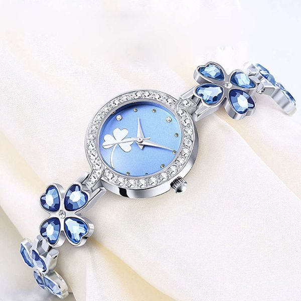 fashion student fashion clover inlaid diamond bracelet women's luxury alloy quartz watch, Black
fashion student fashion clover inlaid diamond bracelet women's luxury alloy quartz watch, Black