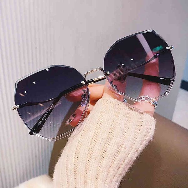 sunglasses high grade glasses women's korean version net red same domineering social fashion big face thin temperament glasses, White;black
sunglasses high grade glasses women's korean version net red same domineering social fashion big face thin temperament glasses, White;black