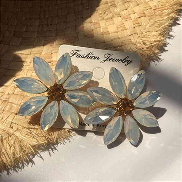 summer sunglasses 2021 fashion designer women girls rhinestone crystal retro decor floral flower beach glasses a522, White;black
summer sunglasses 2021 fashion designer women girls rhinestone crystal retro decor floral flower beach glasses a522, White;black