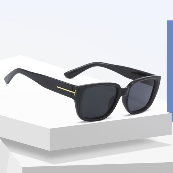 Men Classic place Sunglasses 2021 Fashion Vintage Brand Designer Rectangle Sunglasses New Women T glasses Shades UV400 Glasses wholesale, White;black
Men Classic place Sunglasses 2021 Fashion Vintage Brand Designer Rectangle Sunglasses New Women T glasses Shades UV400 Glasses wholesale, White;black