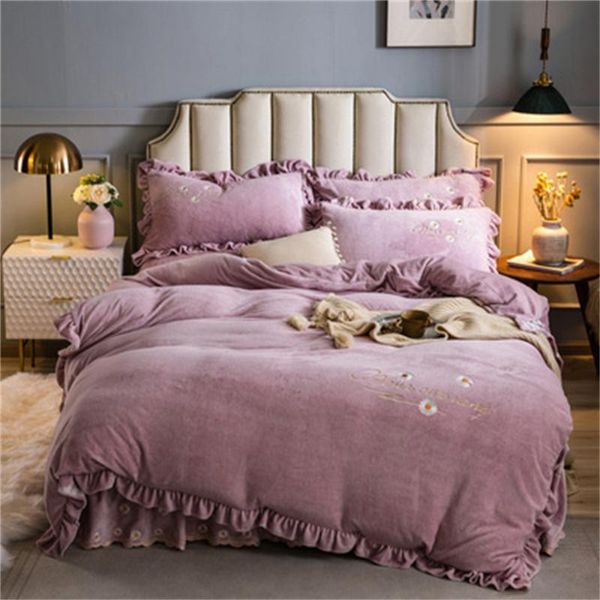bedding sets winter crystal velvet set bedspread bed skirt 4pcs european luxury warmth flannel duvet cover sheet pillowcase
bedding sets winter crystal velvet set bedspread bed skirt 4pcs european luxury warmth flannel duvet cover sheet pillowcase