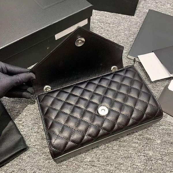 classics are timeless beautiful v lines with ringer's caviar lines shoulder bag atmospheric fashion suit perfect high quality
classics are timeless beautiful v lines with ringer's caviar lines shoulder bag atmospheric fashion suit perfect high quality