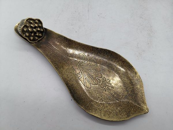 chinese brass three-hole lotus root incense burner holder leaf decoration ornaments indoor home office deskfragrance lamps
chinese brass three-hole lotus root incense burner holder leaf decoration ornaments indoor home office deskfragrance lamps