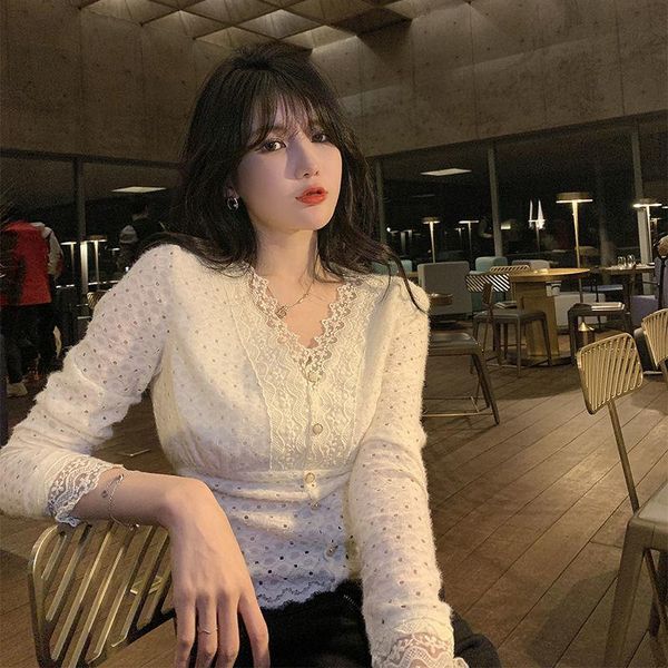 women's blouses & shirts elegant lace v-neck casual blouse spring autumn long sleeve party basic shirt 2021 korean french button office, White
women's blouses & shirts elegant lace v-neck casual blouse spring autumn long sleeve party basic shirt 2021 korean french button office, White