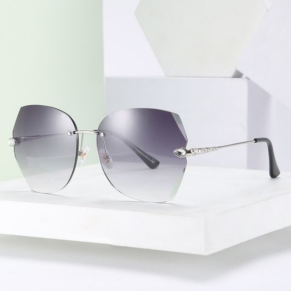 2021 women's frameless cut-edge sunglasses men and women brand designer diamond-studded temples trend street sun glasses uv400 lens, White;black
2021 women's frameless cut-edge sunglasses men and women brand designer diamond-studded temples trend street sun glasses uv400 lens, White;black