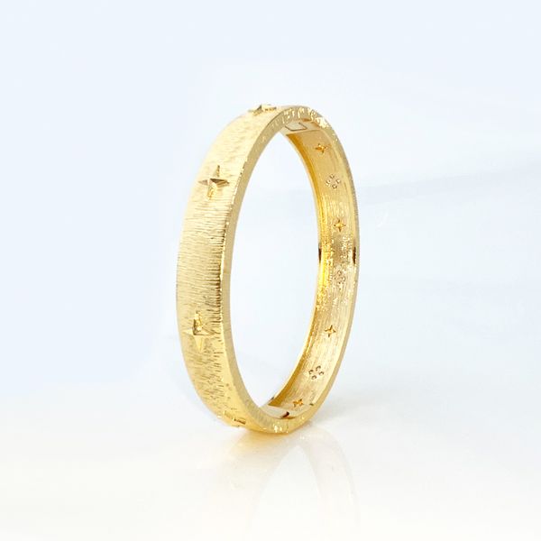 classic design bridal wedding bangle woman copper zircon flower stars love gold bracelet for women personalized snowflake charm lucky jewelr, Golden;silver
classic design bridal wedding bangle woman copper zircon flower stars love gold bracelet for women personalized snowflake charm lucky jewelr, Golden;silver