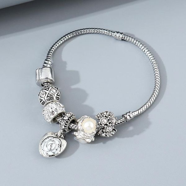 charm bracelets retro personality flower bracelet fashion versatile pearl, Golden;silver
charm bracelets retro personality flower bracelet fashion versatile pearl, Golden;silver